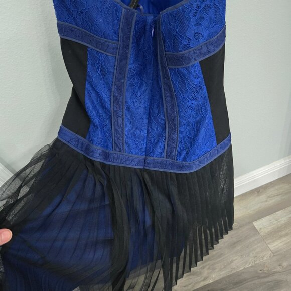 BCBG Galia new.with tag size 4 dress strapless - Picture 9 of 9